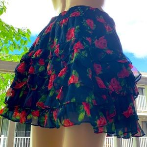 🌷Aberbombie & Fitch 🌷Tiered Skirt 🌷Large